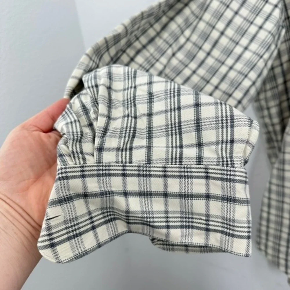 Banana Republic Men's Long Sleeve Grey Plaid Button Down Shirt Casual‎ Workwear